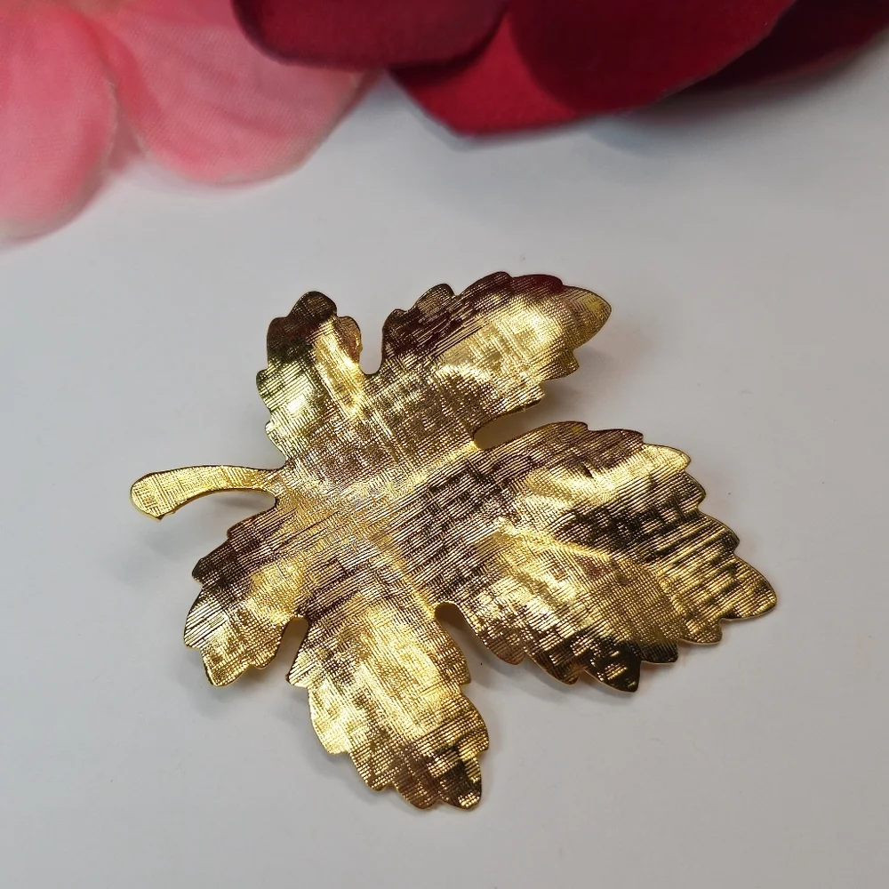 Vintage Gold Tone Textured Leaf Brooch